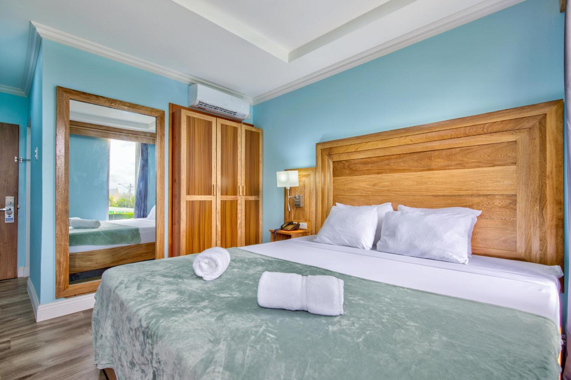 Airport Suites Hotel Piarco Kültér fotó