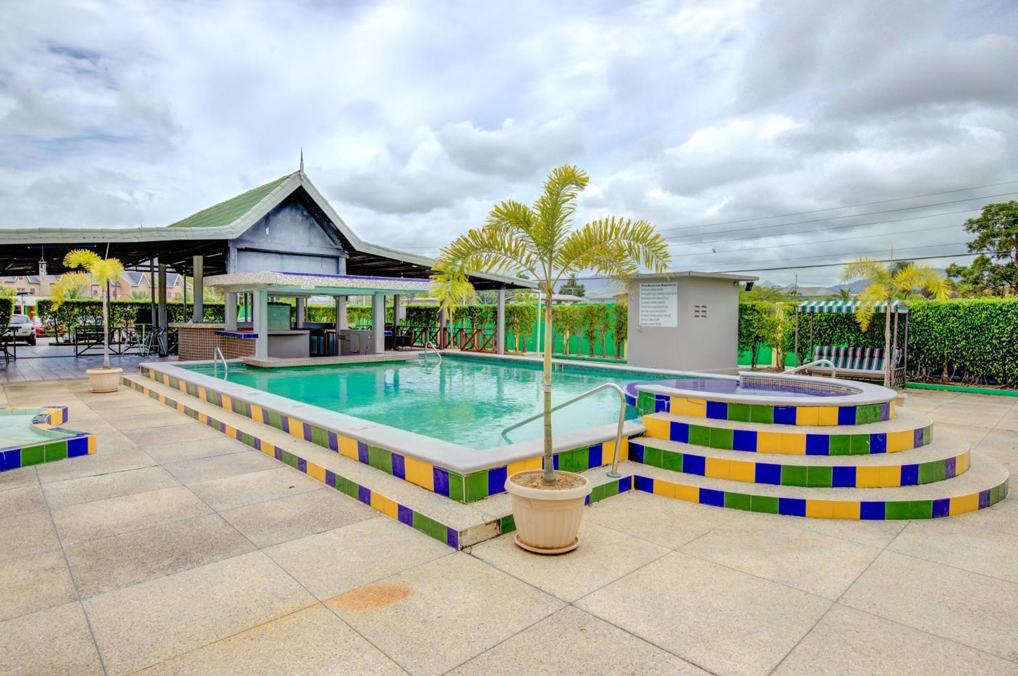 Airport Suites Hotel Piarco Kültér fotó