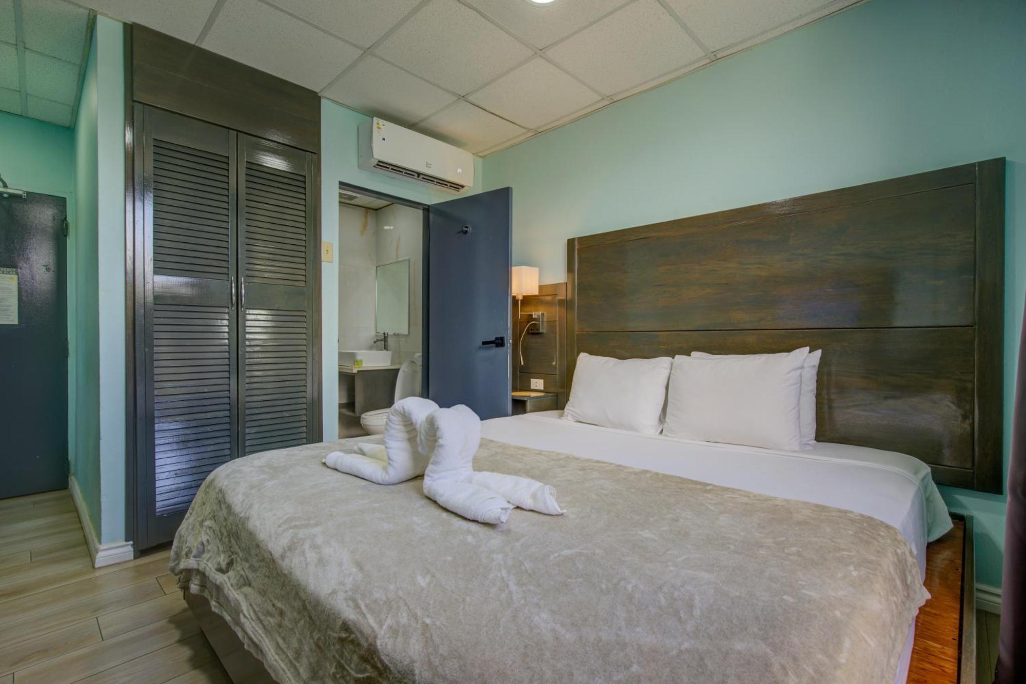 Airport Suites Hotel Piarco Kültér fotó