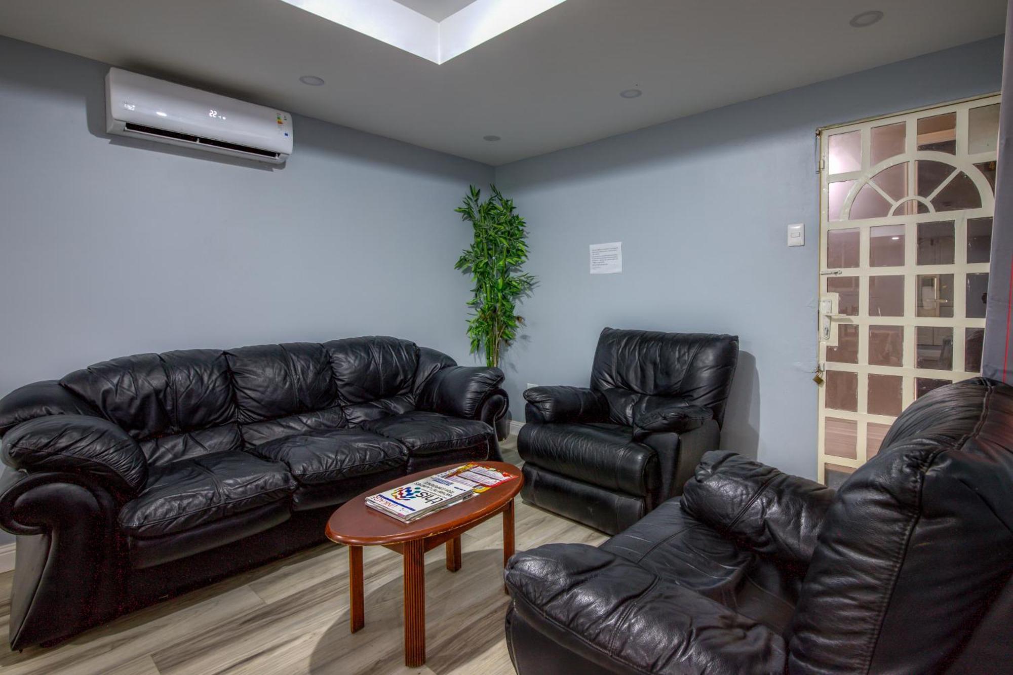 Airport Suites Hotel Piarco Kültér fotó